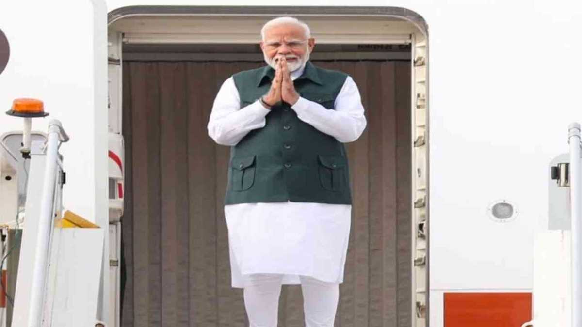 तीन दिवसीय दौरे पर पीएम मोदी ब्रुनेई- सिंगापुर रवाना , इन मुद्दों पर होगी चर्चा